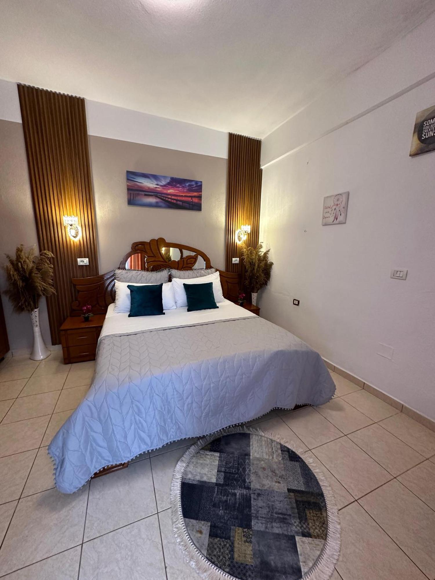 Kingsland Apartment Ksamil
