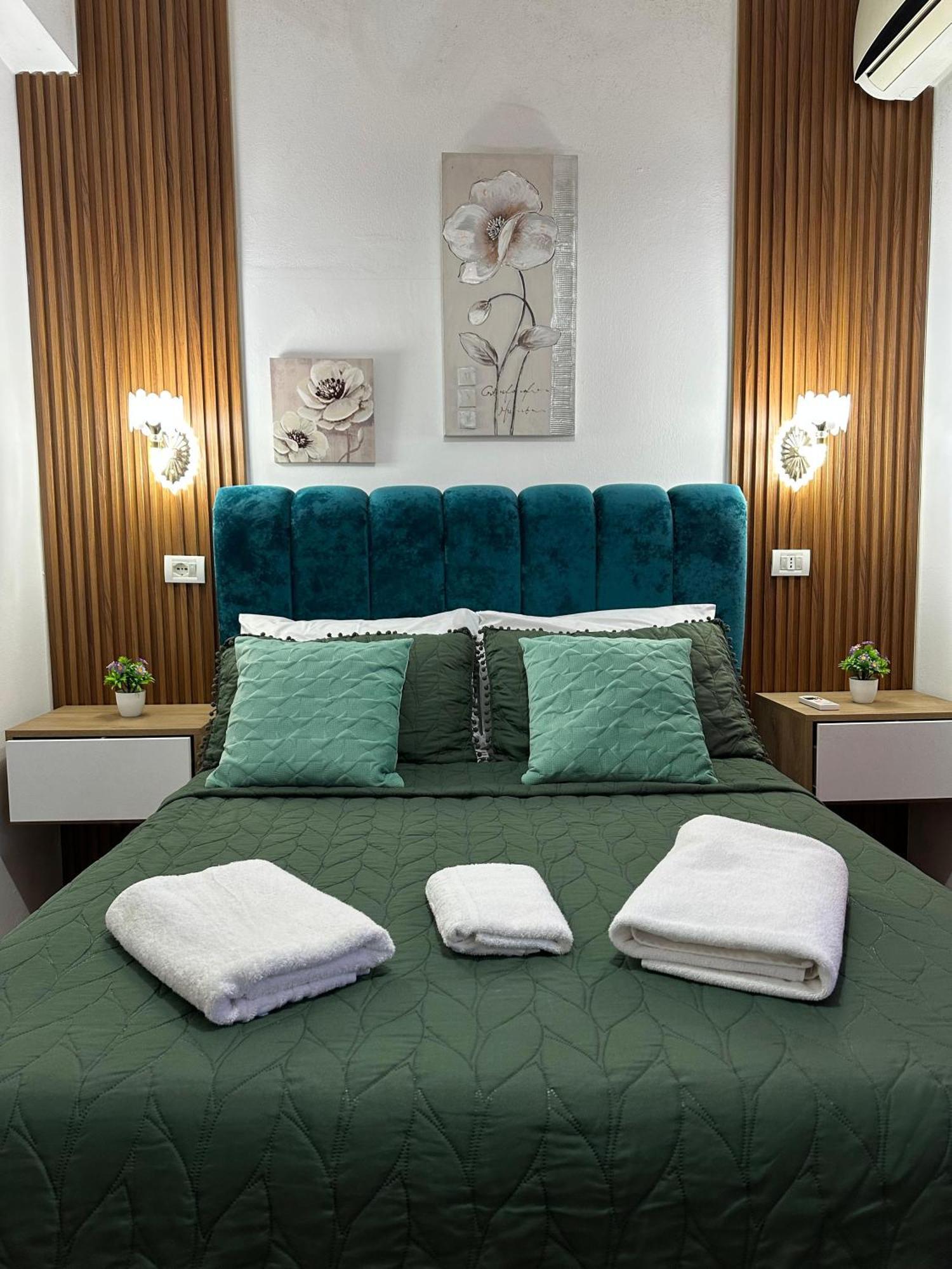 Kingsland Apartment Ksamil