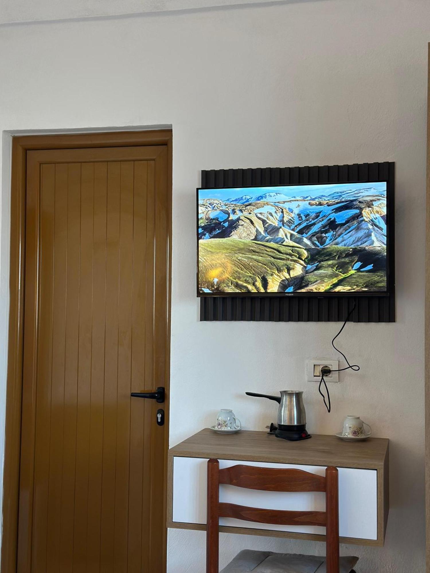 Kingsland Apartment Ksamil